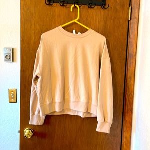 Light tan cropped H&M sweatshirt size large brand new no tags